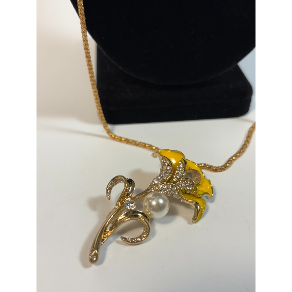 Betsey Johnson Lily Necklace Yellow Enamel Pearl Rhinestone - Picture 10 of 11
